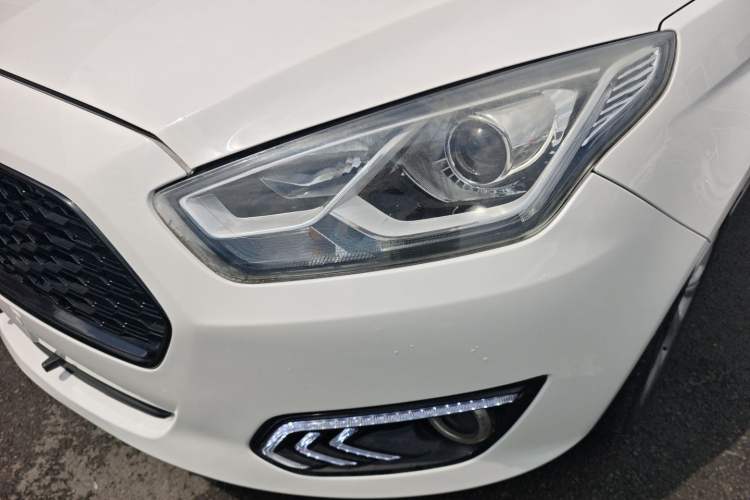 Used Ford Escort 2015 1.5L Automatic Fashion Model Left Front Headlight