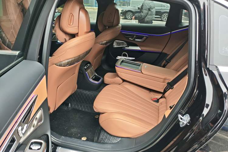 Used Mercedes-Benz E-Class 2025 Facelift E 300 L Luxury Edition