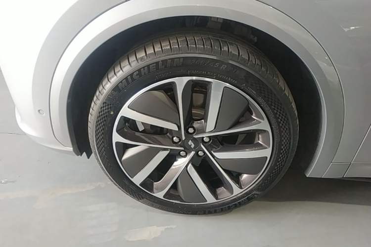 Used Li Auto L7 2023 Max model Left Front Wheel Hub