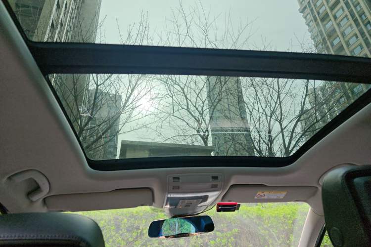 Used Volkswagen Magotan 2017 330TSI DSG Luxury Model Headliner