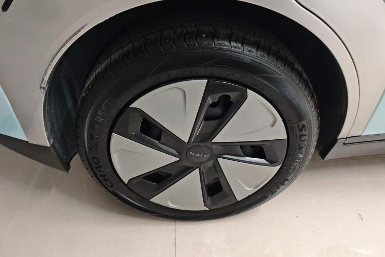 Used AION Y 2023 Younger