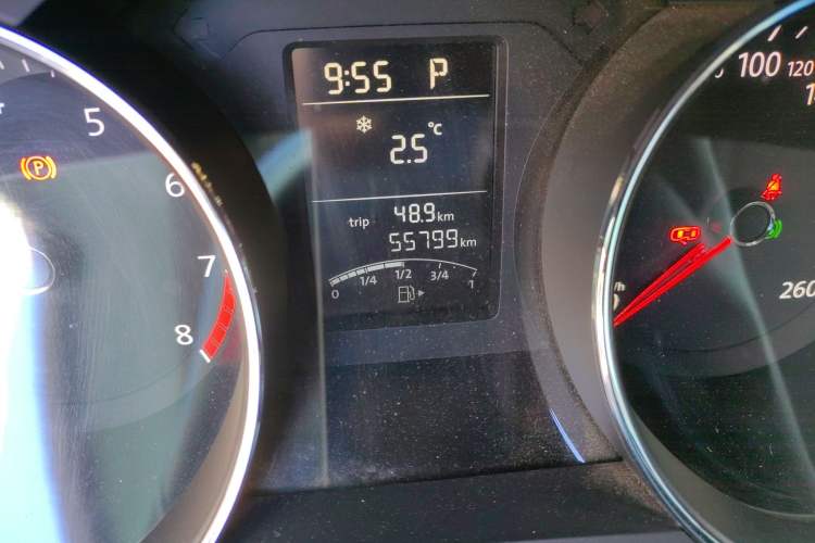 Used Volkswagen Sagitar 2015 1.6L Automatic Comfort Model
