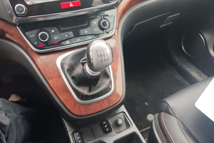 Used Haval H6 2015 Revised Version Sport Edition 1.5T Manual Transmission Two-Wheel Drive Elite Grade