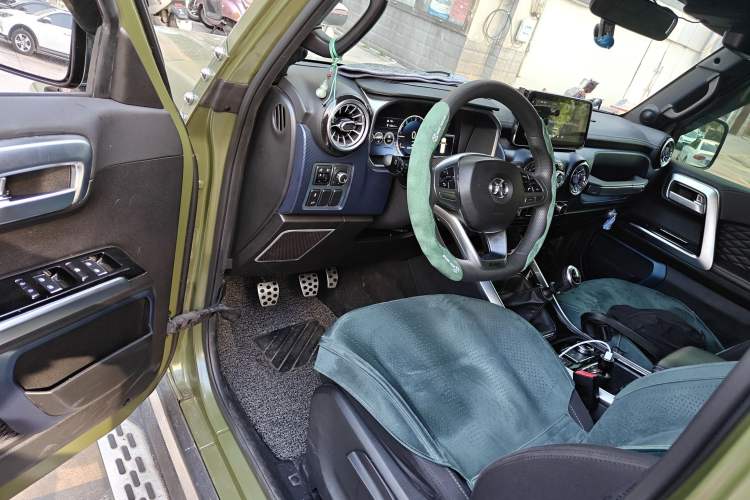 Used BAIC Off-Road BJ40 2018 PLUS 2.0D Manual Four-Wheel Drive Prestige Model China V Emission Standard
