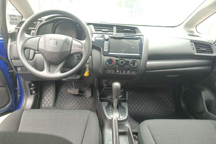 Used Honda Fit 2018 1.5L CVT Comfort Sunroof Version Center Console