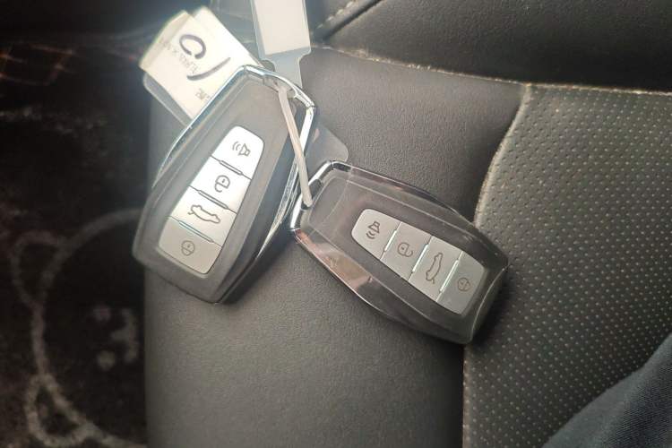 Used Geely Auto Emgrand 2019 Leading Edition 1.5L Manual Luxury Model China VI Standard Vehicle Key