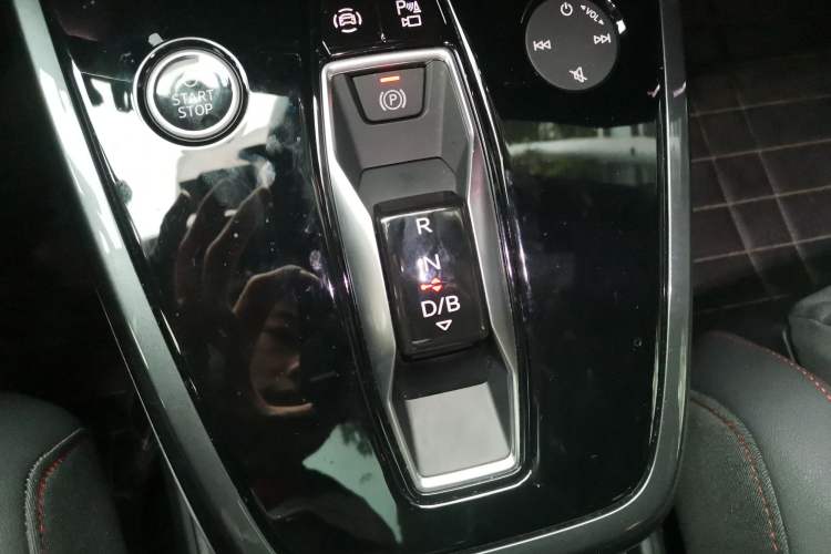 Used Audi Q5 e-tron 2022 50 e-tron quattro edition one Artistic Collection Edition Gear Lever