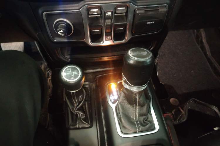 Used Jeep Wrangler New Energy 2021 Four-Door 2.0T 4xe Sahara First Edition