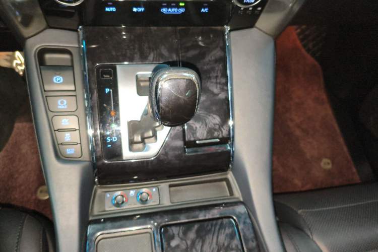 Used Toyota Vellfire 2020 Dual-Engine 2.5L HV Luxury Edition