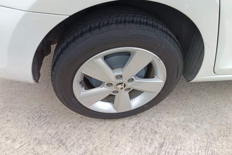 Used Skoda Rapid 2013 1.6L Automatic Smart Selection Model
