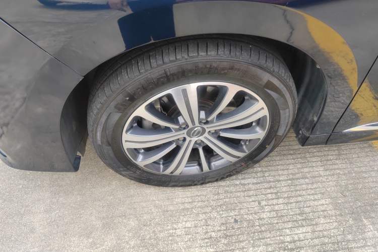 Used GAC Trumpchi M8 2020 Flagship Model 390T Prestige Edition Left Front Wheel Hub