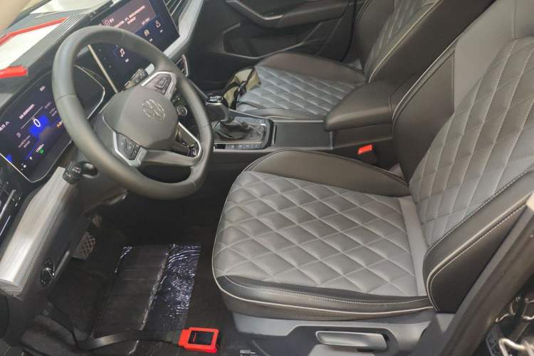 Used Volkswagen Sagitar 2023 300TSI DSG Excellence Edition Left Front Seat