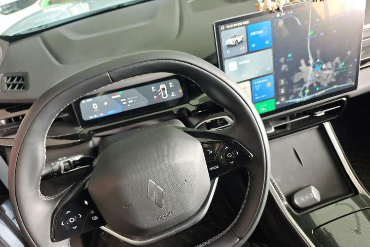 Used Livan 7 2023 450 km – Chasing Clouds