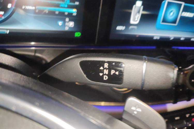 Used Mercedes-Benz E-Class 2017 E 200 L Sport 4MATIC Gear Lever