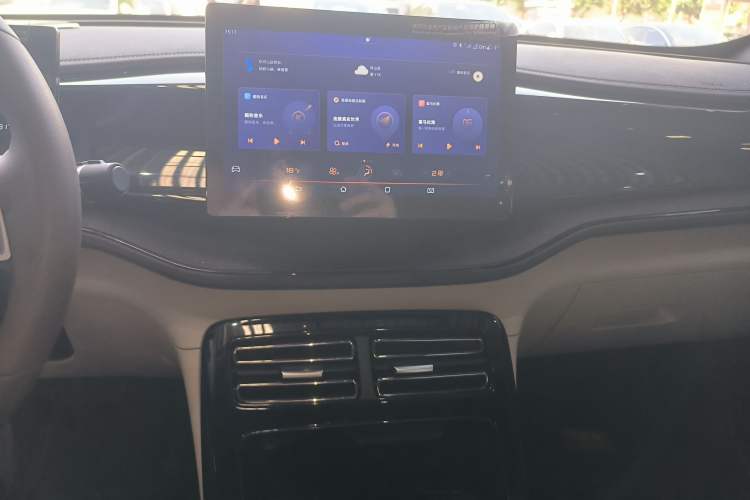 Used BYD Qin PLUS 2024 HONOR Edition DM-i 55KM Leading Model
