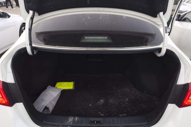 Used Nissan Sylphy 2021 Classic 1.6XL CVT Luxury Edition Trunk