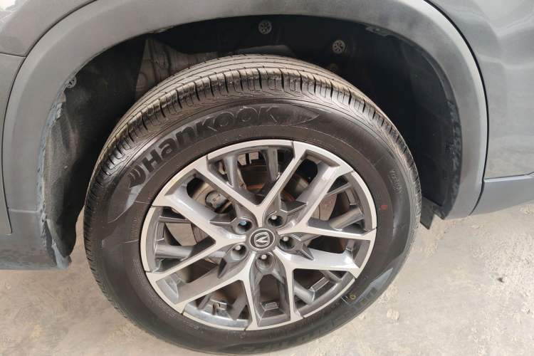 Used CHANGAN CS75 PLUS 2022 2nd Generation 1.5T Automatic Prestige Version Right Rear Wheel Hub