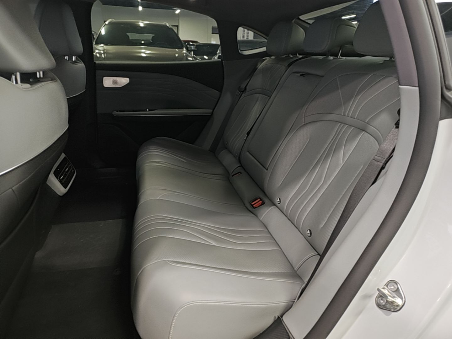 Geely Galaxy E8 2024 550 km Range Rear-Drive MAX — снимка 20