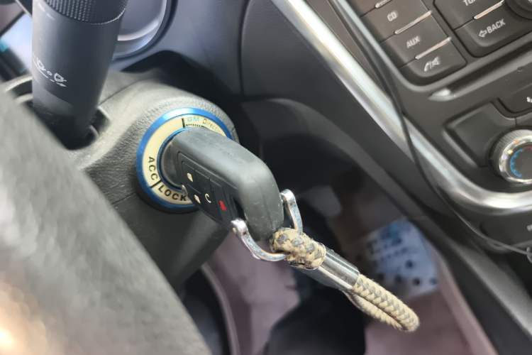 Used Buick Encore 2015 1.4T Automatic Two-Wheel Drive Urban Elite Version
