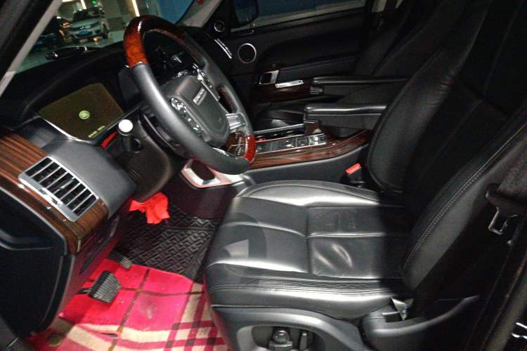 Used Land Rover Range Vogue 2015 3.0 V6 U.S.-Spec Executive Edition Left Front Seat