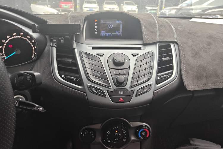 Used Ford Fiesta 2013 Hatchback 1.5L Automatic Fashion Edition
