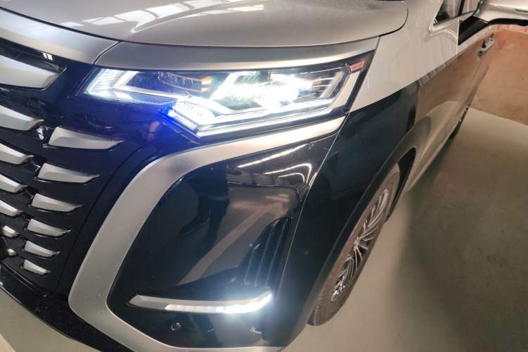 Used Denza D9 2022 DM-i 970 Four-Wheel Drive Prestige Model