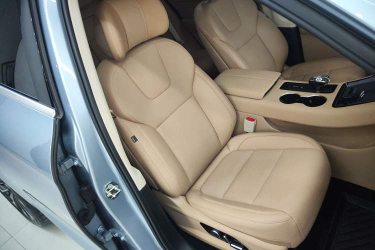 Used Hima AITO M5 2023 Extended-Range Rear-Drive Intelligent Driving Version Right Front Seat