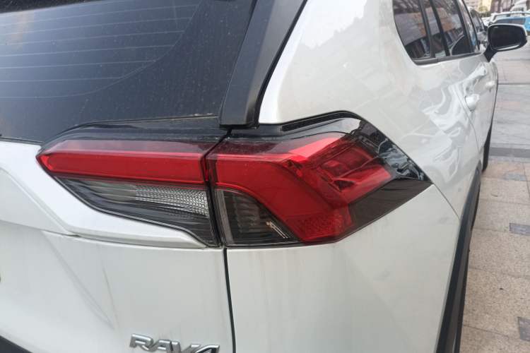 Used Toyota RAV4 2022 2.0L CVT Two-Wheel Drive Fashion Edition