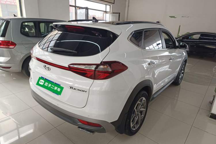 Used Hyundai Tucson 2019 280TGDi Dual-Clutch Two-Wheel Drive Fashion Edition China VI Standard
