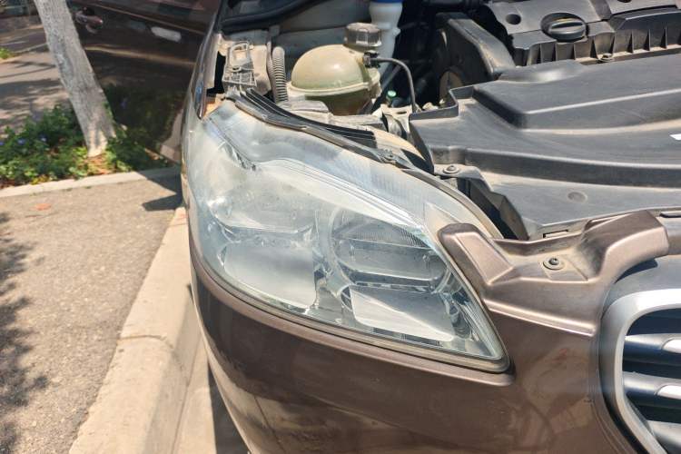 Used Peugeot 301 2014 1.6L Manual Comfort Edition Right Front Headlight