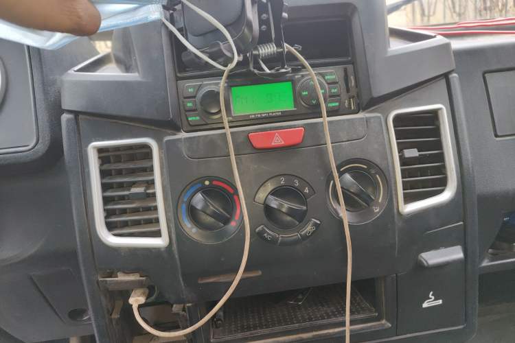 Used Iveco Daily 2017 2.5T A35 Passenger Van 5-7 Seats Model 47Z5
