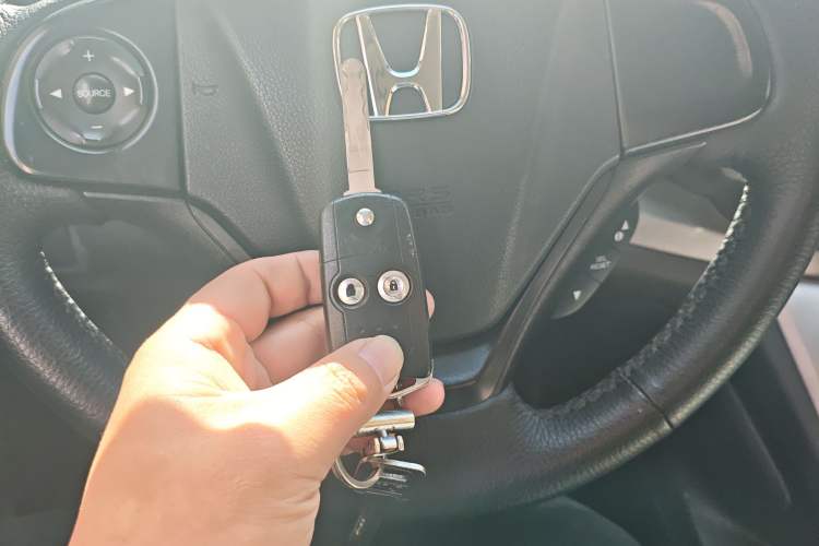 Used Honda CR-V 2012 2.0L two-wheel drive urban version
