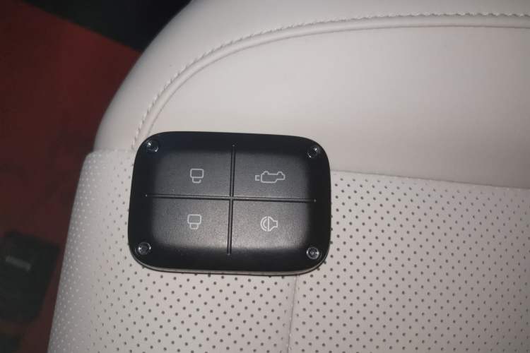 Used iCAR V23 2025 401 Two-Wheel Drive Intelligent Driving Version
