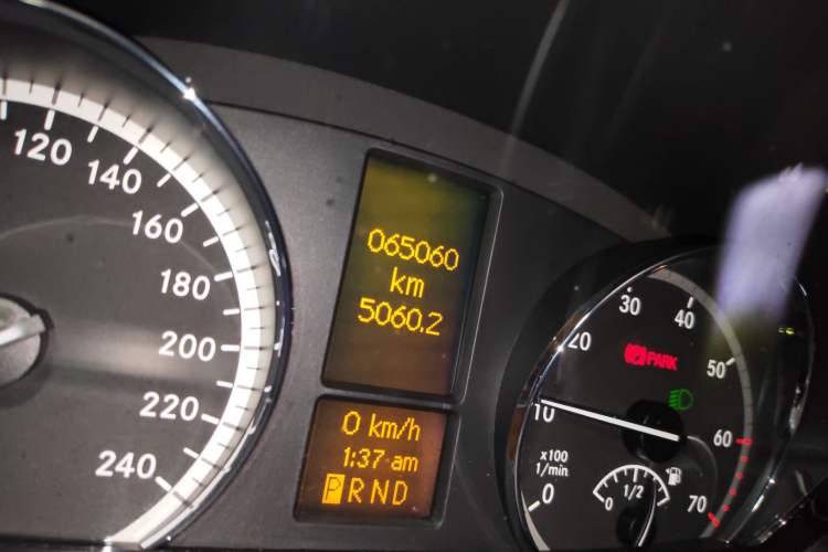 Used Mercedes-Benz Viano 2013 3.5L Haoci version Odometer Close Up