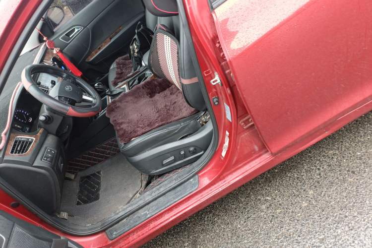 Used Hyundai Mistra 2014 1.8L Automatic Deluxe DLX Model Left Front Seat