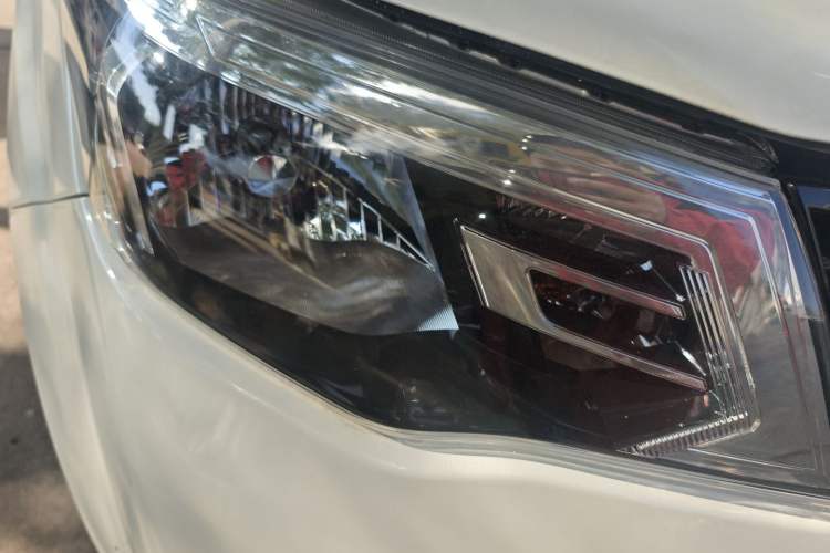 Used Nissan Terra 2020 2.5L XL Upper Automatic Two-Wheel Drive Luxury Edition
