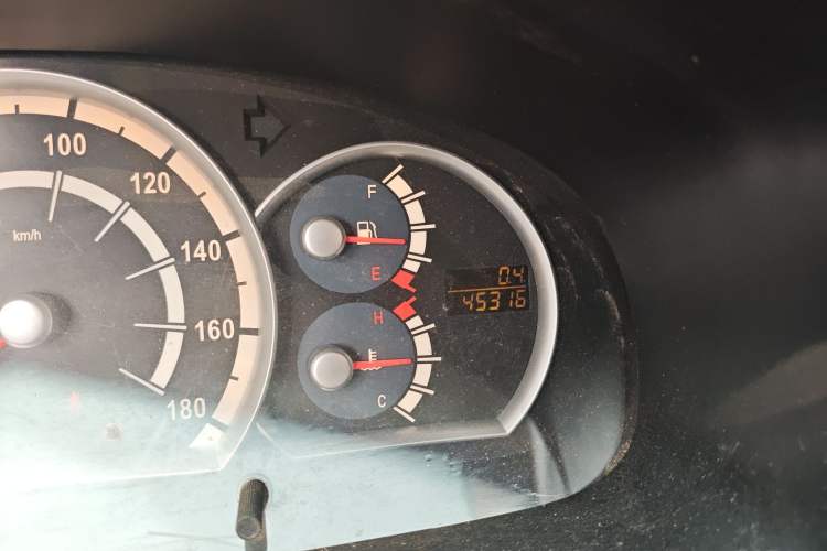 Used Jinbei Hiace 2014 2.0L Luxury Version V19 Odometer Close Up