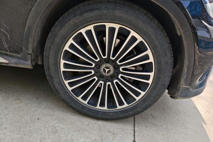 Used Mercedes-Benz GLC 2017 GLC 200 4MATIC Right Front Wheel Hub