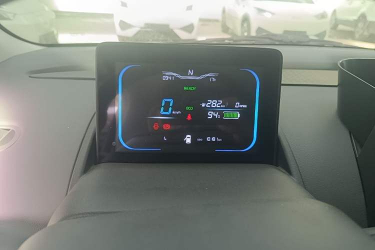 Used CHANGAN NEVO Lumin 2023 301km Honey Dew Edition