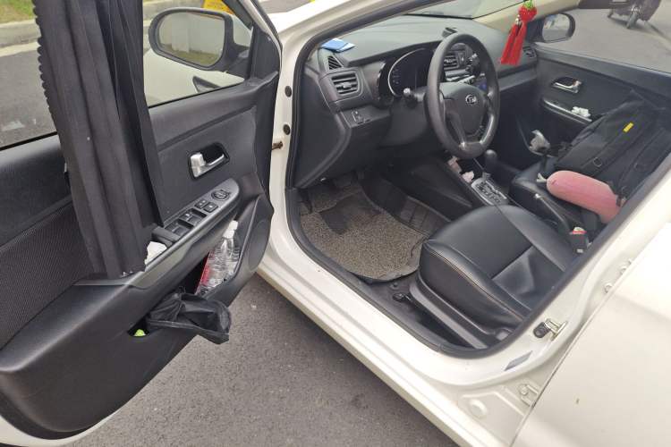 Used Kia K2 2015 Sedan 1.4L Automatic GLS
