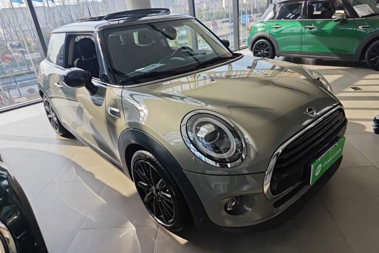 Used MINI MINI 2019 1.5T COOPER Artist
