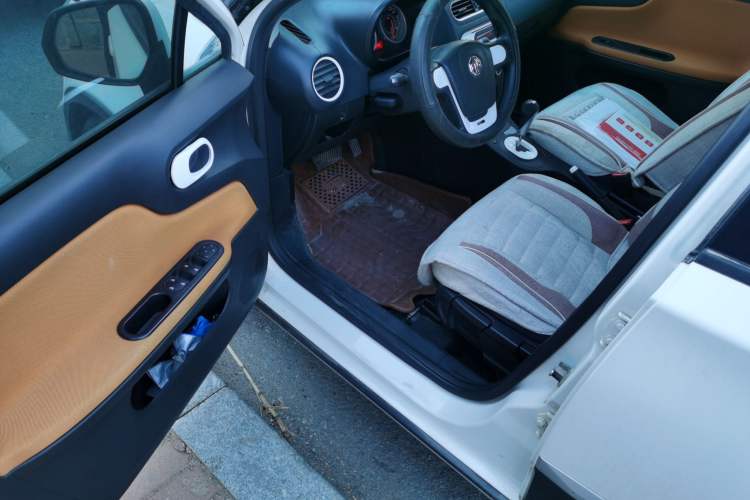 Used MG 3SW 2015 1.5L AMT Elite Model
