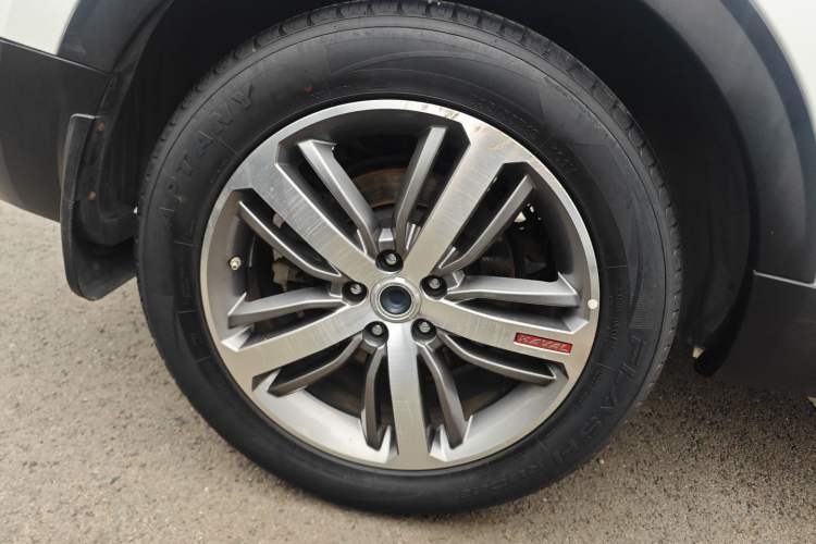 Used Haval H6 2017 Red Label 2.0T Automatic Two-Wheel Drive ZhiShang Model