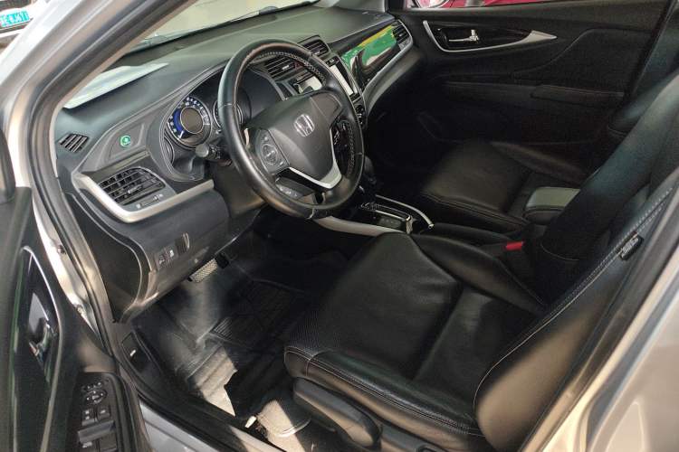 Used Honda Crider 2015 1.8L automatic luxury edition