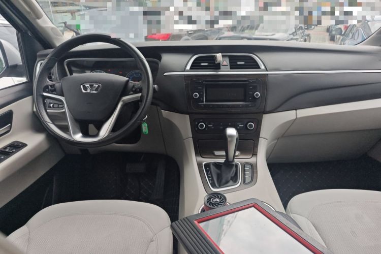 Used Huasong 7 2017 2.0T Automatic Standard Edition
