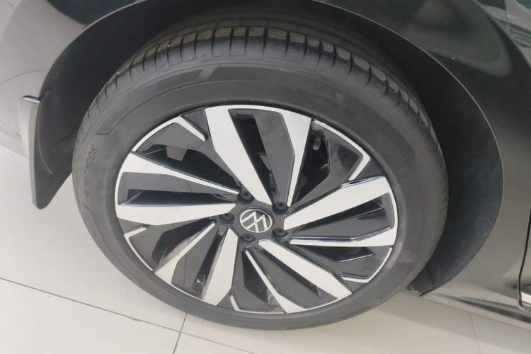 Used Volkswagen Passat 2025 Outstanding Model 330TSI Elite Edition
