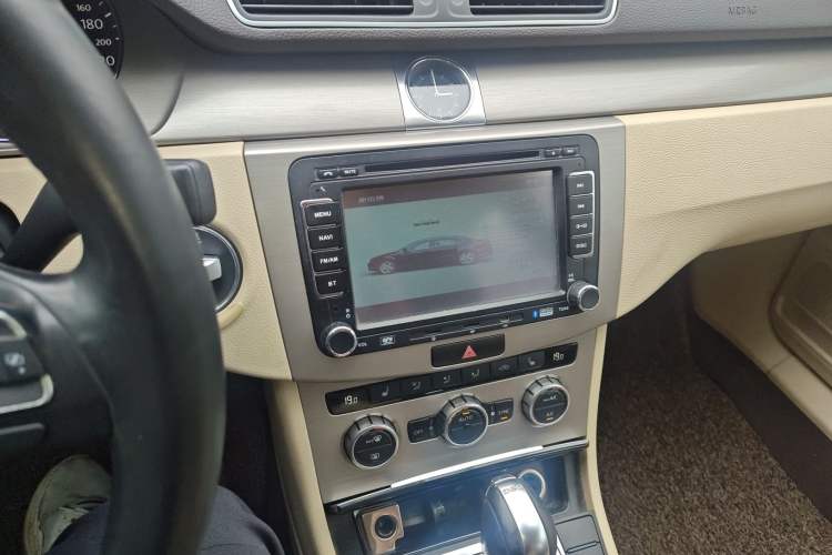 Used Volkswagen Magotan 2012 Revised 1.8TSI Luxury Version Audio And AC Panel