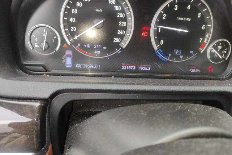 Used BMW 5 Series GT 2010 535i Leading Model Odometer Close Up