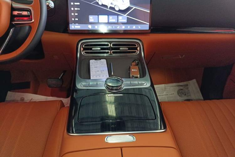 Used Geely Galaxy M9 2025 Model 100km Two-Wheel-Drive Smart Navigation Edition
