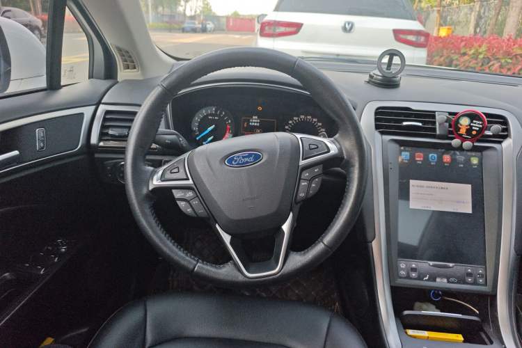 Used Ford Mondeo 2018 EcoBoost 180 Smart Control Fashion Model China VI Standard Steering Wheel